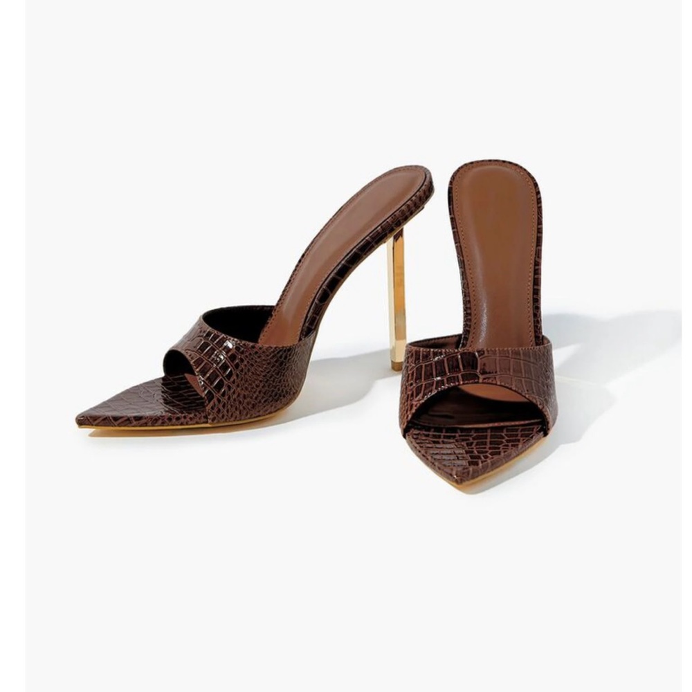 NWT Slip-On Faux Patent Leather Heels